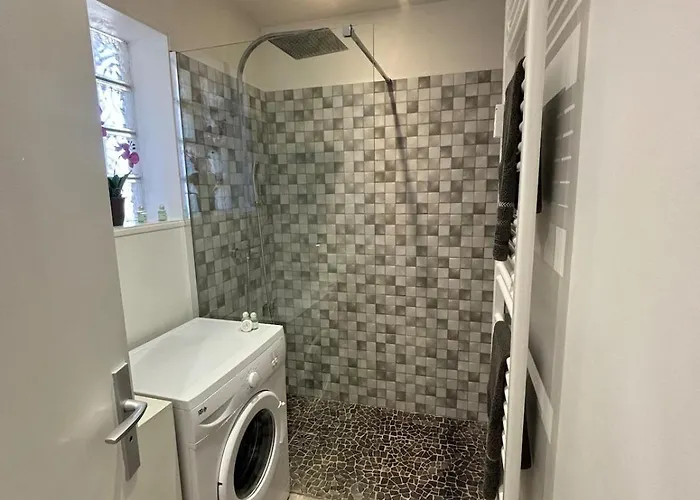 Appartement Grand Climatisé, Piscine, 5mn, Parking Gratuit